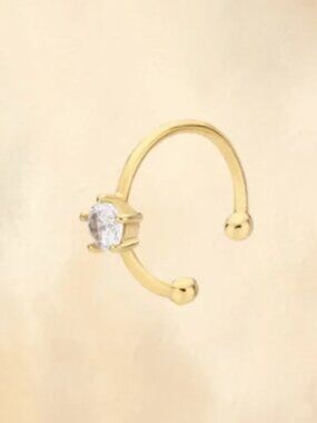 LE FIGUE - Romilt Petite Cubic Ear Cuff Gold